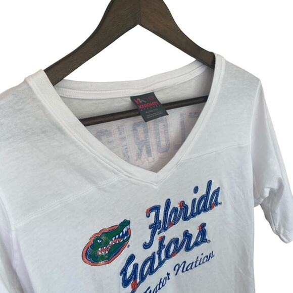 KA for Her Knights Apparel University of Florida Gators V-Neck T-Shirt - XL - Picture 2 of 5